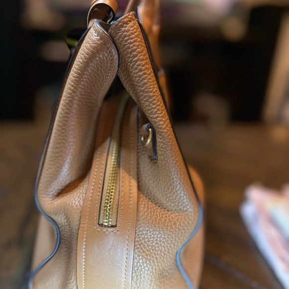 🔥 Fire Sale 🔥
RADLEY LONDON Medium Zip-Top Shoulder Bag w/Tag, Duster & Wallet - Picture 10 of 16